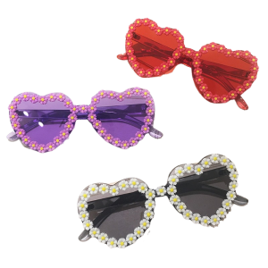 Daisy Heart Sunglasses - Y2K Aesthetic Cute Accessory for Trendy Outfits