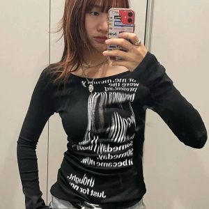 Distorted Text Print Long Sleeve Top - Y2K Aesthetic Cute Hoodie