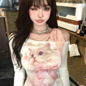 Dreamy Feline Graphic Top - Y2K Aesthetic Cute Hoodie for Cozy Vibes