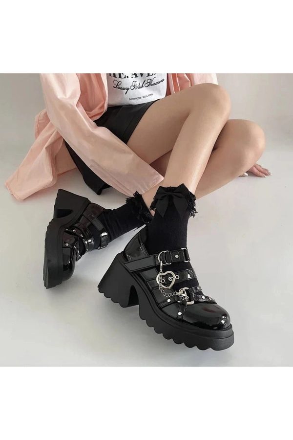 Midnight Heart Chain Platform Shoes - Y2K Aesthetic Grunge Style Footwear