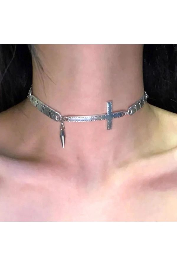 Silver Cross Spike Choker - Y2K Aesthetic Jewelry for Grunge Style