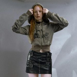 Street Edge Y2K Hoodie: Embrace Grunge Aesthetic with Comfy Style