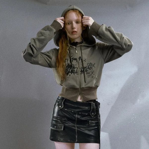 Street Edge Y2K Hoodie: Embrace Grunge Aesthetic with Comfy Style