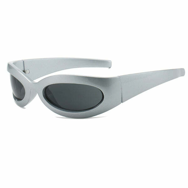 Trendy Y2K Bug Eye Sunglasses for Coquette and Grunge Aesthetic Looks