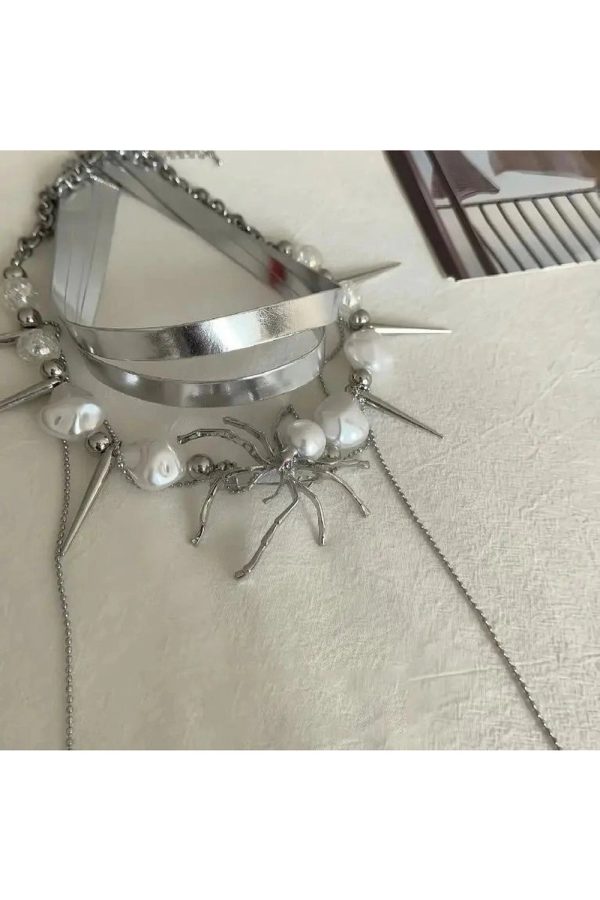 Y2K Aesthetic Spider Queen Pearl Spike Choker for Grunge & Coquette Style